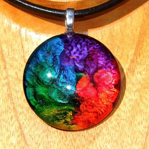Collier ras de cou cuir d'inspiration design couture  bâptisé &quot;terre de feu&quot; 