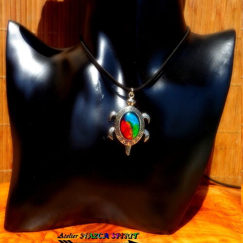 Collier artisanal réglable / tortue aborigène australie / pendentif multicolore / porte bonheur / création unique / bijou mixte
