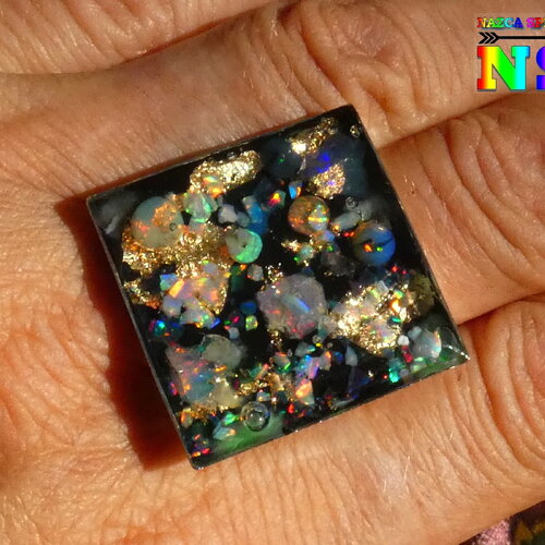 Bague cocktail réglable carrée, plaqué argent , opales naturelles ethiopie,  feuilles or 24 k en inclusion résine, bijou fait main précieux