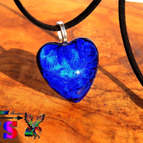 Collier bohème réglable pendentif coeur en verre / bijou d'amour / pendentif artisanal handmade / création unique / bleu nuit étoilée