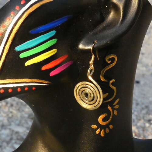 Pendants spirales inca maya en laiton or français - boucles d'oreilles pendantes pour femme - bijou artisanal lumineux esprit or précieux