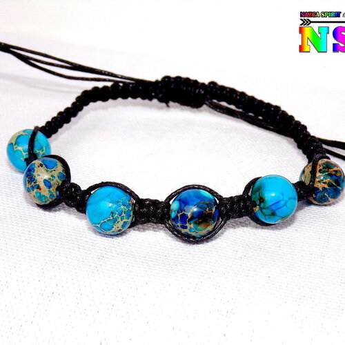 Bracelet de méditation ajustable - macramé fil de coton ciré noir - perles en jaspe aquaterra teinté - perles bleu turquoise et bleu cobalt