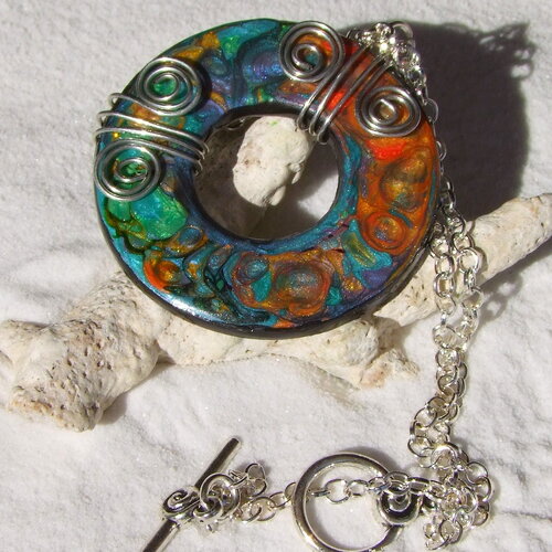 Collier design couture donut acier peint et résiné à la main multicolore iridescent - chaîne plaqué argent - création 100% handmade