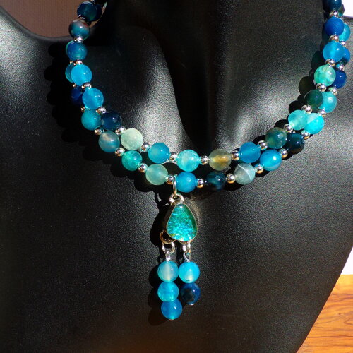 Collier ethnique ajustable en perles agates veine de dragon -pierres agates facettées teintées -perles bleu turquoise vert et bleu de prusse