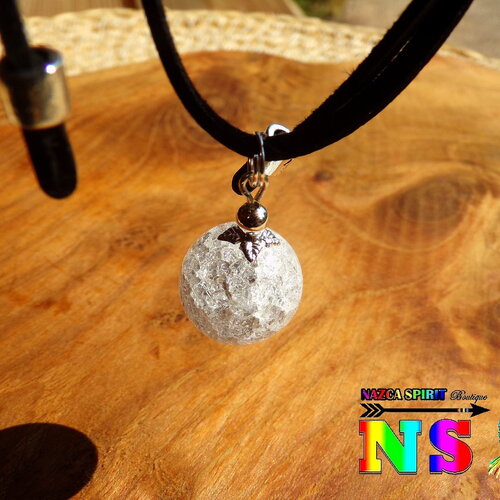 Collier ethnique ajustable pendentif grande perle en cristal de roche naturel craquelé - cristal et acier inoxydable - bijou lithothérapie
