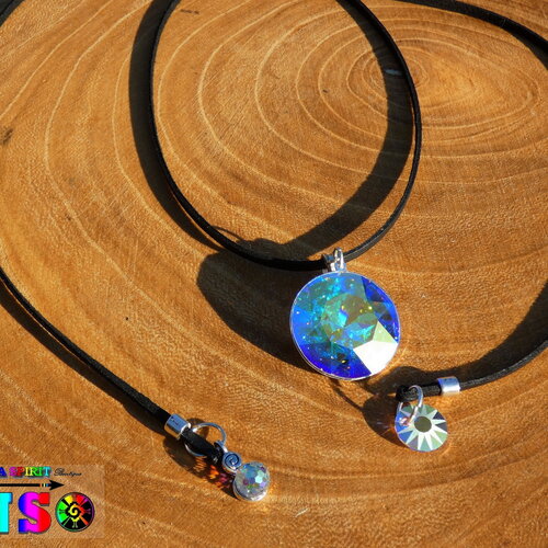 Collier ajustable boho bohème pendentif grand cristal autrichien aurore boréale serti sur monture plaqué argent- bijou femme ultra lumineux