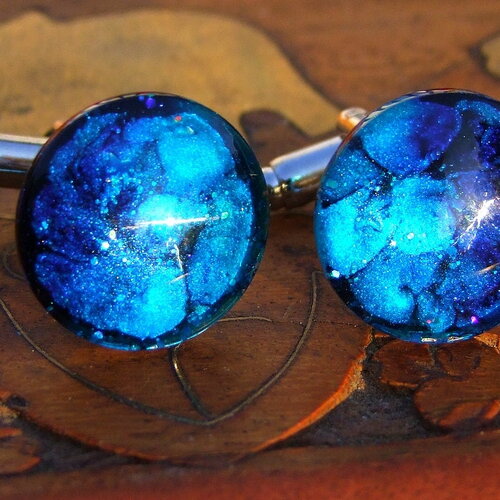 Boutons de manchettes ronds design chic,  cabochons ronds en verre coloration artisanale bleu océan modèle unique