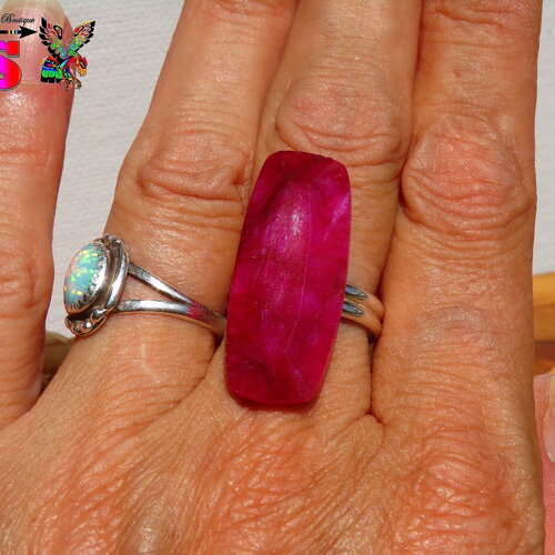 Bague ajustable argent sterling et rubis rouge rosé - bijou en pierre précieuse - création artisanale - rubis corindon rectangle facetté