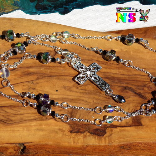 Rosaire collier chapelet 115 cm (&quot;45.27) plaqué argent, pendentif croix ciselée, perles facettées cristal de bohème iridescent et moonstone