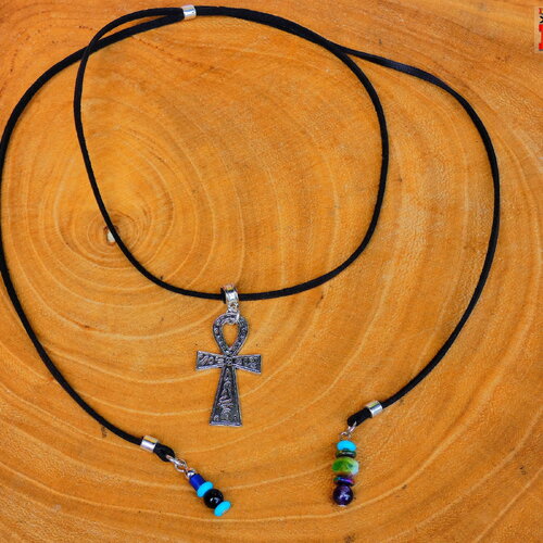Collier egyptien ajustable croix ankh en laiton plaqué argent gravé - bijou fait main croix de vie gravures egyptiennes et cristal de bohème