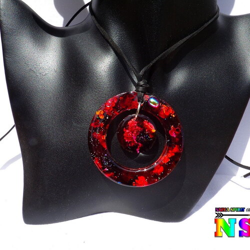 Collier ajustable boho bohème - esprit seventies - peau effet cuir - pendentif aristanal résine-cercles transparents multicolores iridescent
