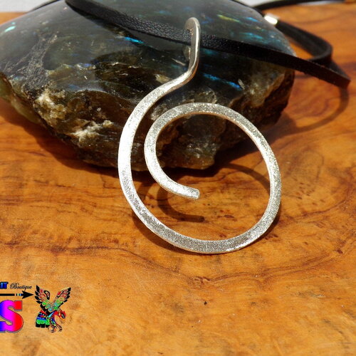 Collier ajustable et pendentif ethnique en argent massif - bijou artisanal fait main - finition argent effet diamanté - bijou poinçonné