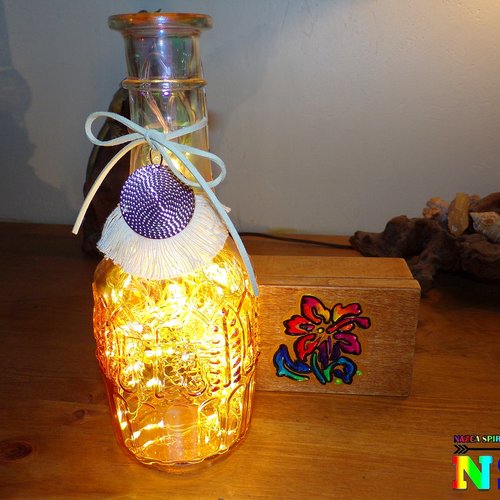 Lampe artisanale nomade et son boitier d'alimentation electrique piles aaa peint à la main-verre bohème lumières led