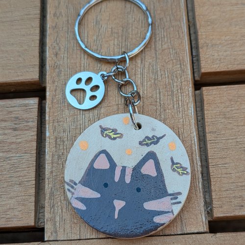 Porte-clés en bois et acier inoxydable argenté  chat marron
