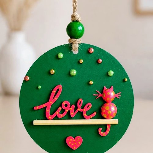Boule plate en bois love chat rose