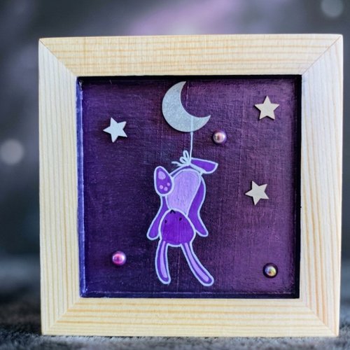 Petit cadre en bois décoratif lapin mauve