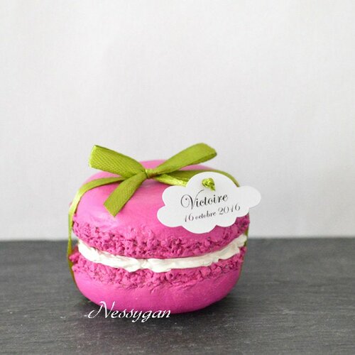 Boîte à dragées macaron couleur personnalisable - contenant baptême, mariage thème gourmand