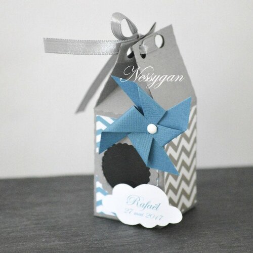 Boîte à dragées chevron bleu et gris avec moulin à vent