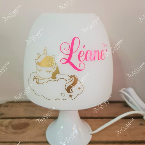 Lampe licorne personnalisée rose pour enfant avec prénom - cadeau de naissance, noël, anniversaire
