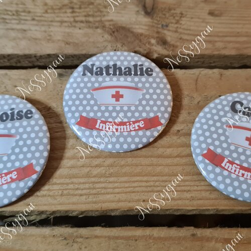 Badge rond personnalisé pour infirmière - aide-soignante, sage-femme, auxiliaire puéricultrice