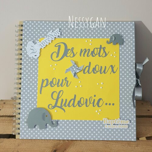 Livre d'or baptême thème éléphant personnalisé par un prénom, date