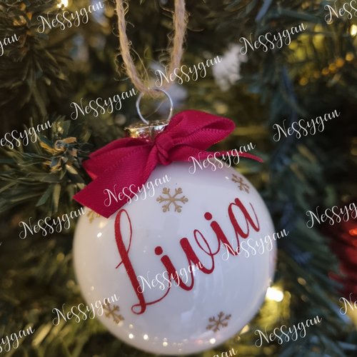 Boule de noël blanc laine 6 cm personnalisée en verre avec prénom - décoration sapin de noël