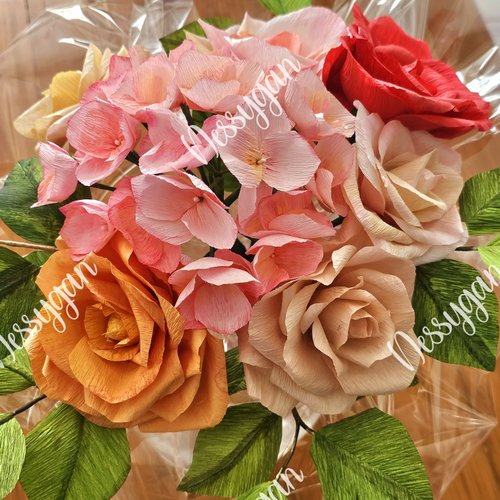 Bouquet éclat de printemps – fleurs en papier crépon fait main