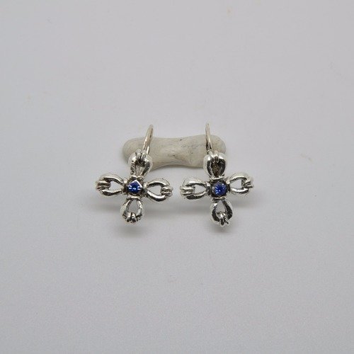Boucles d'oreilles dormeuses rené gouin trèfle 4 feuilles ou croix / argenté, bleu