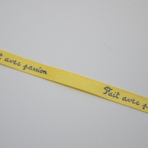 Ruban à message "fait avec passion" en satin jaune 8mm 