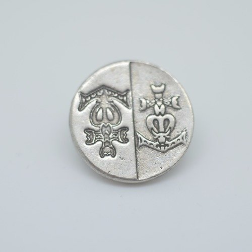5 boutons médaille 15mm en métal argenté gravé décor 2 croix de camargue rené gouin 