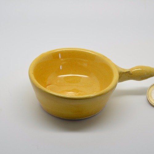 Taraillette de provence, poterie miniature poêle jaune