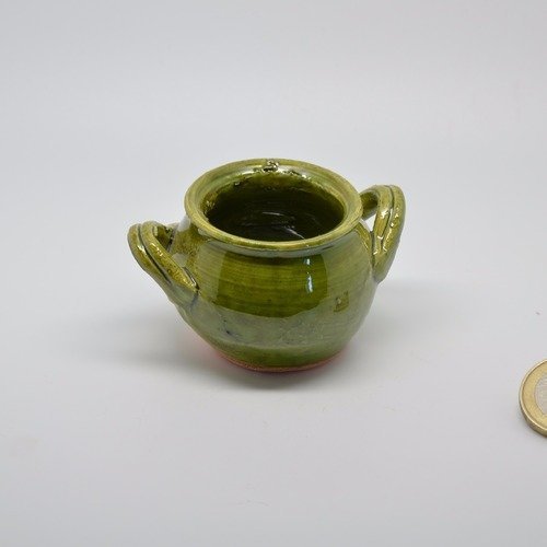 Taraillette de provence, poterie miniature marmite à anses vert