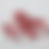 25 brads/attaches parisiennes forme clous rouge clair