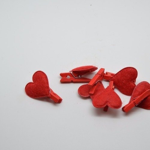 5 mini pinces à linge avec coeur en feutrine rouge