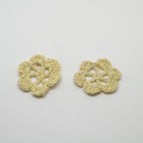Fleurs au crochet beige clair/écru - 35mm
