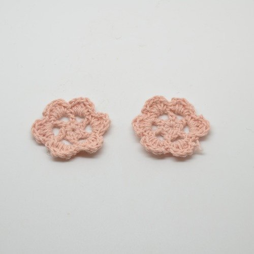 Fleurs au crochet rose thé - 35mm