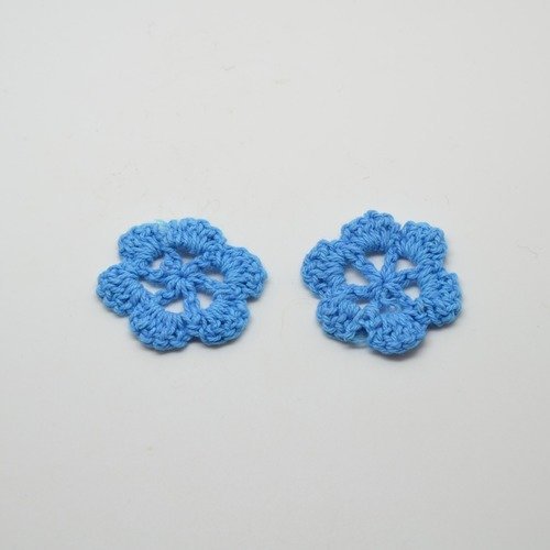 Fleurs au crochet bleu azur - 35mm