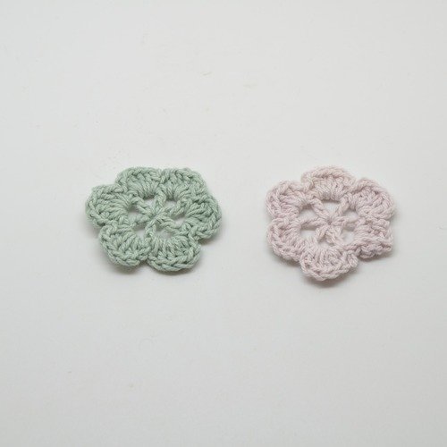 Fleurs au crochet vert tilleul et gris - 35mm