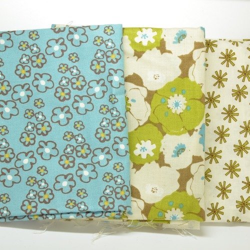 3 coupons de tissu 45x50cm pour patchwork - motifs fleurs - dominante turquoise, vert