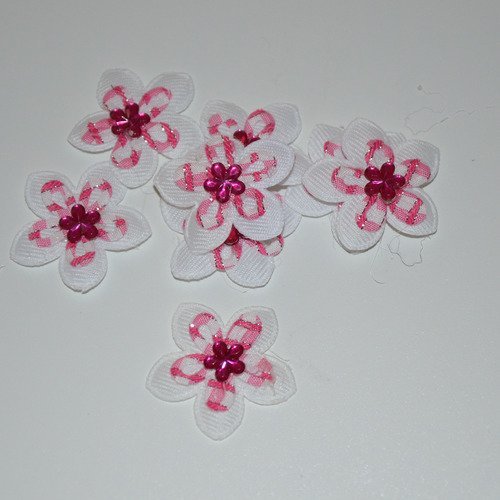 8 fleurs en tissu avec strass - rose