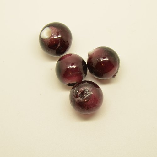 4 perles rondes en verre - prune - 17mm
