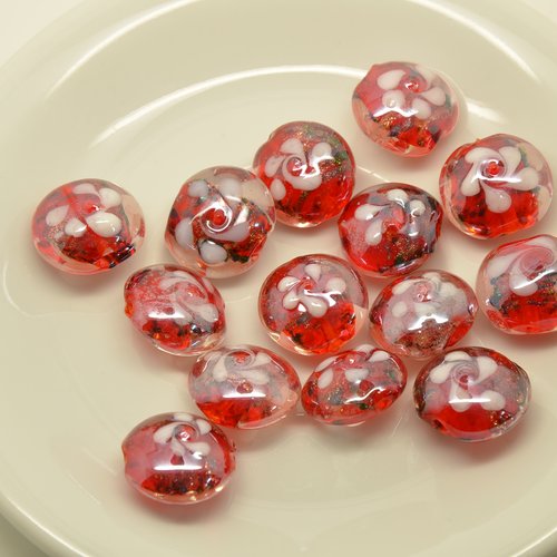 14 perles pastilles en verre lampwork - rouge, blanc - 17mm