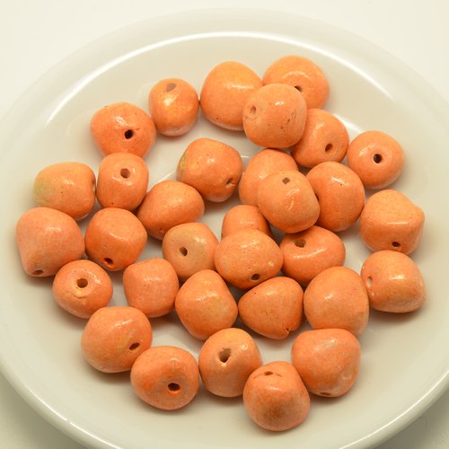 32 perles rondes ethniques/africaines - orange - 14mm