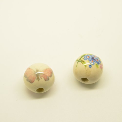 2 grosses perles rondes en céramique peintes - ivoire, bleu, rose - 20mm