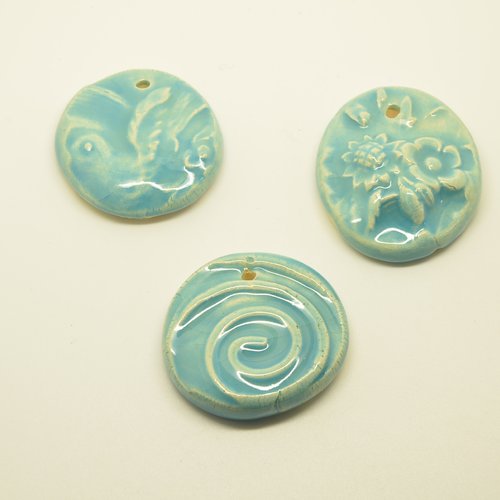3 pendentifs médaillons en céramique - turquoise - 40mm