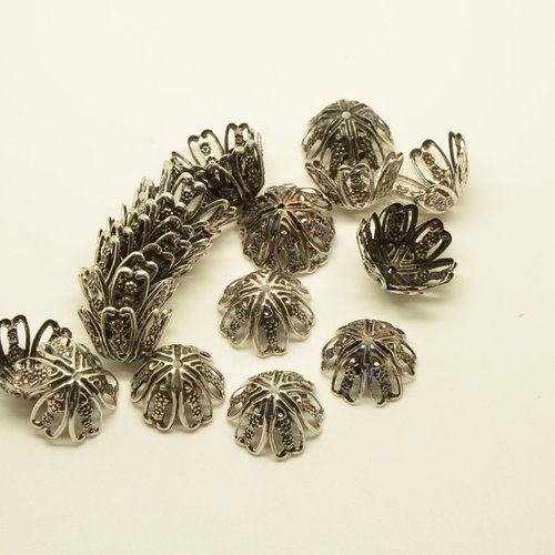 10 coupelles/calottes fleurs filigranées souples - argenté - 14mm