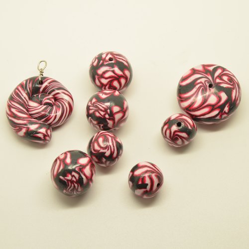 8 perles assorties à motifs abstraits (fimo) - rouge, blanc, noir - 14 à 30mm