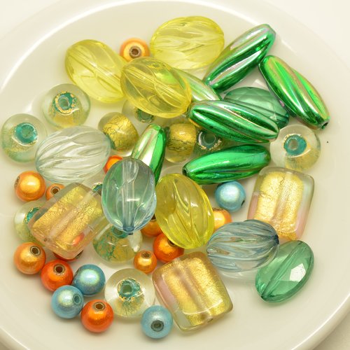 46 perles assorties - vert, jaune, bleu - 6 à 24mm