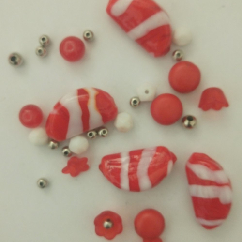Assortiment perles rouges et blanches