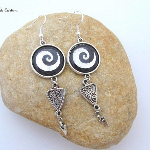 Boucles d'oreilles pendantes, elfique, en argent 925 avec pierre semi  precieuse pierre de lune, plumes - Un grand marché